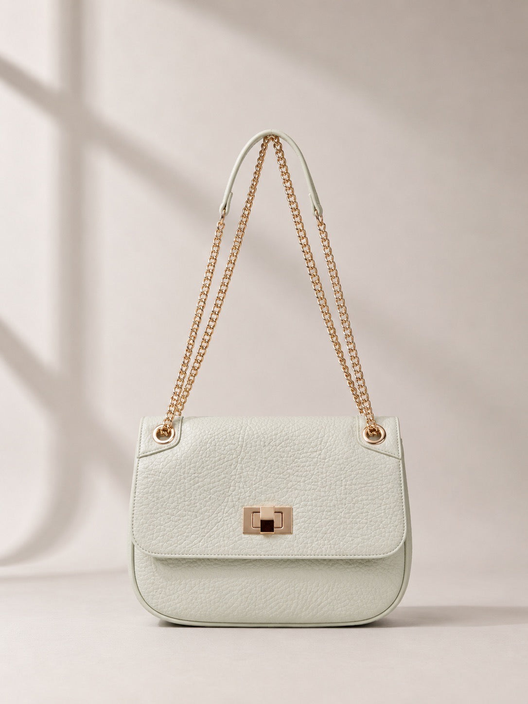 Sac à main Charlie porté épaule avec bandoulière
