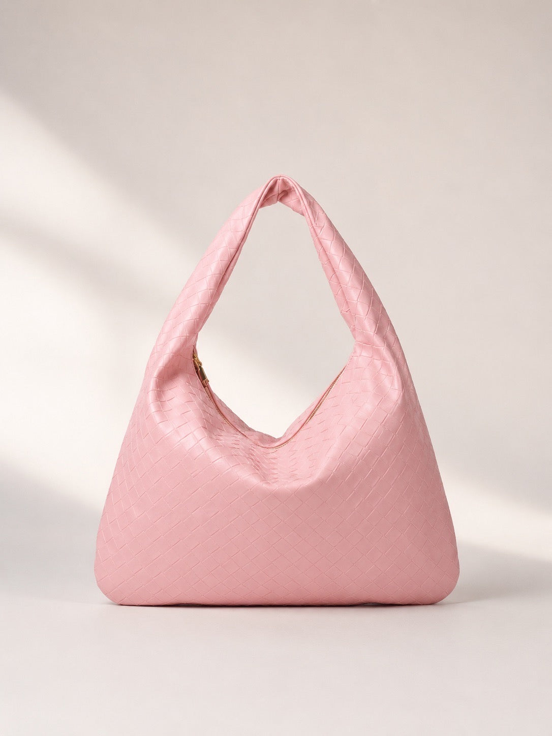 Sac à main porté épaule effet tressé