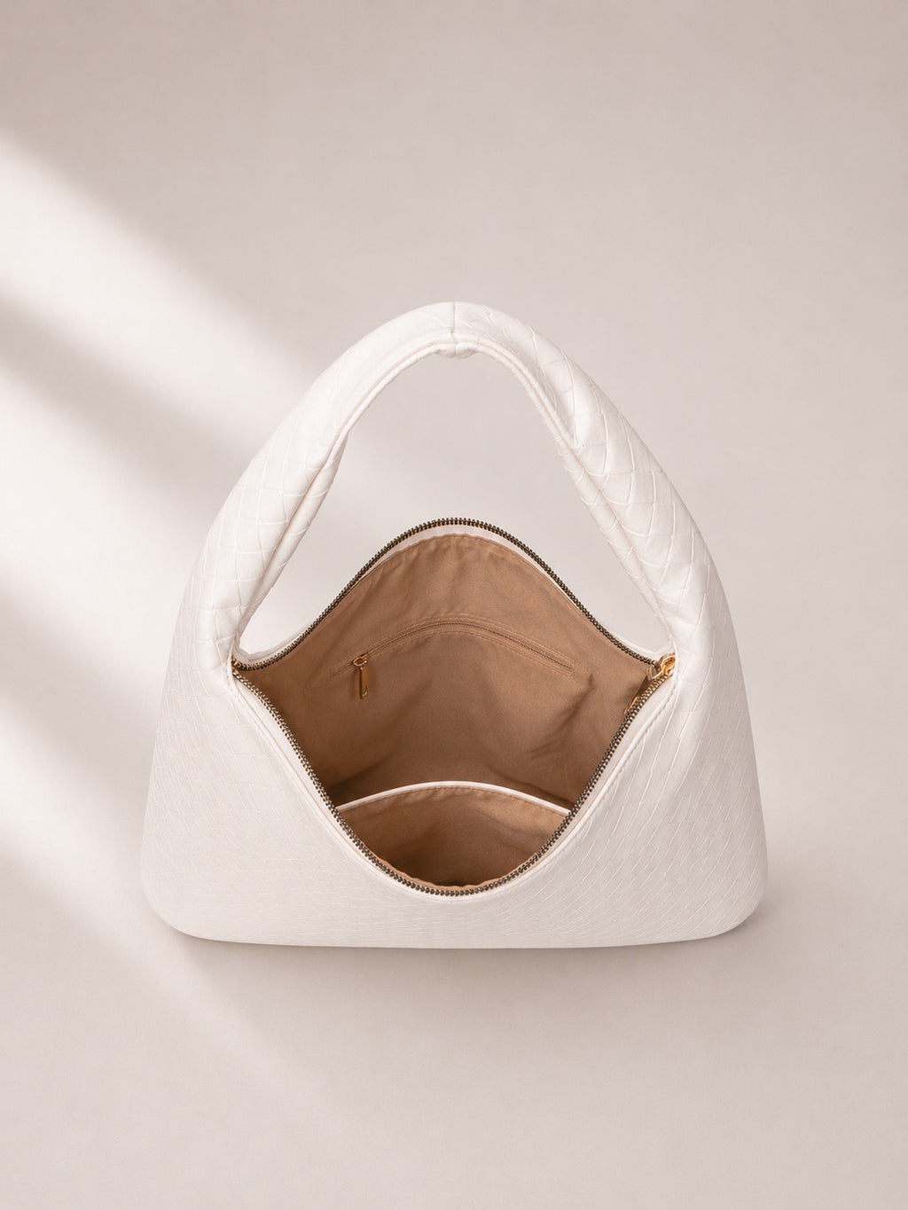 Sac à main porté épaule effet tressé