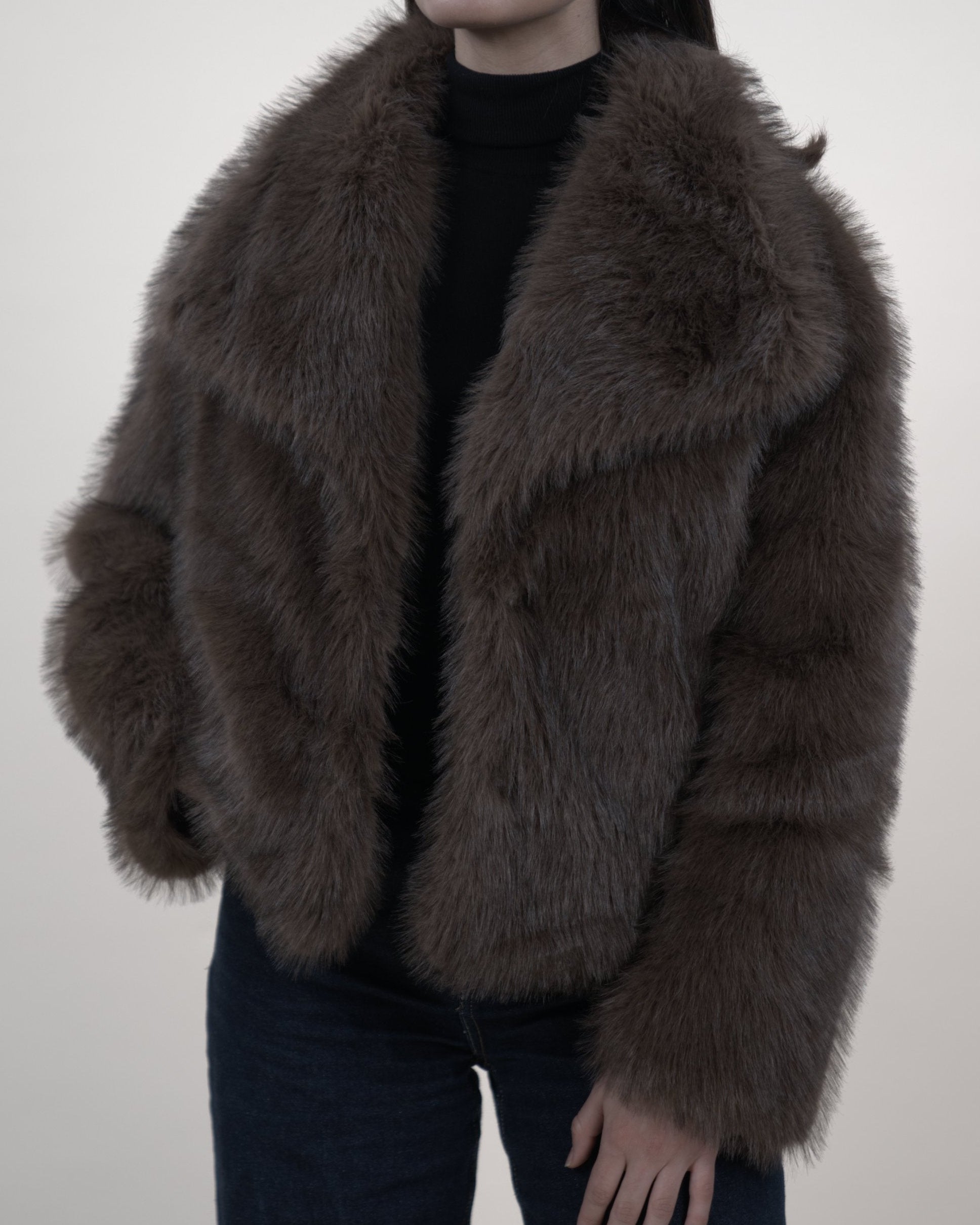 Manteau en fausse fourrure